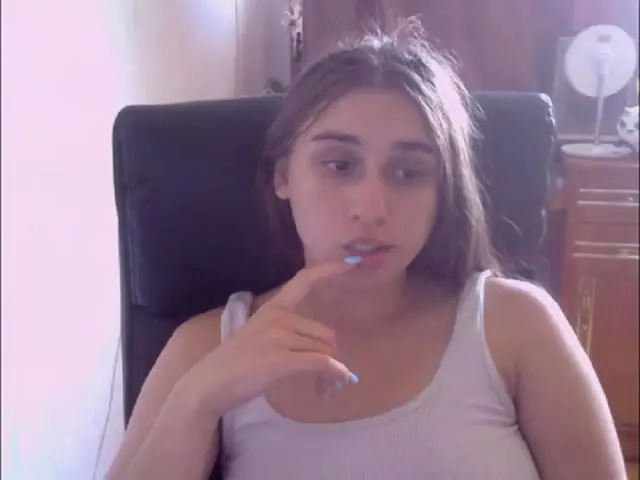 BlissfulElla live webcam
