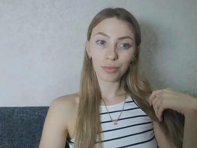 blondeee live webcam