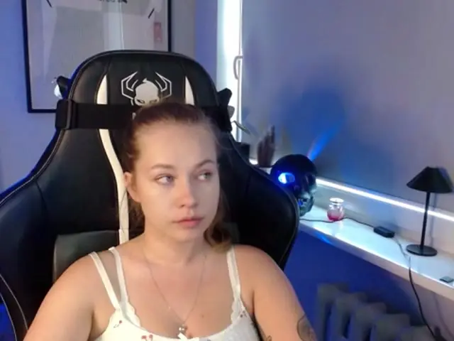 HollyxLove live webcam