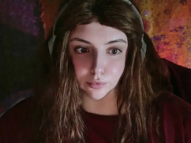 ItsAsha live webcam